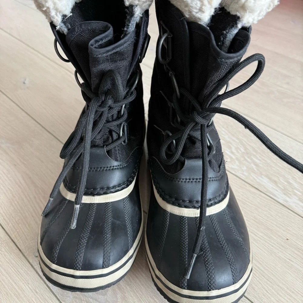 Sorel Waterproof Black and Cream Winter Boots Women’s Size 7 - Picture 6 of 11